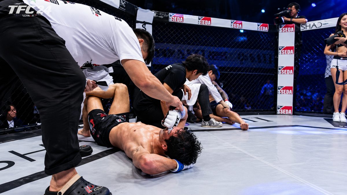 TFC 24: Kim Ji-young wins but hurt when referee falls on his knee