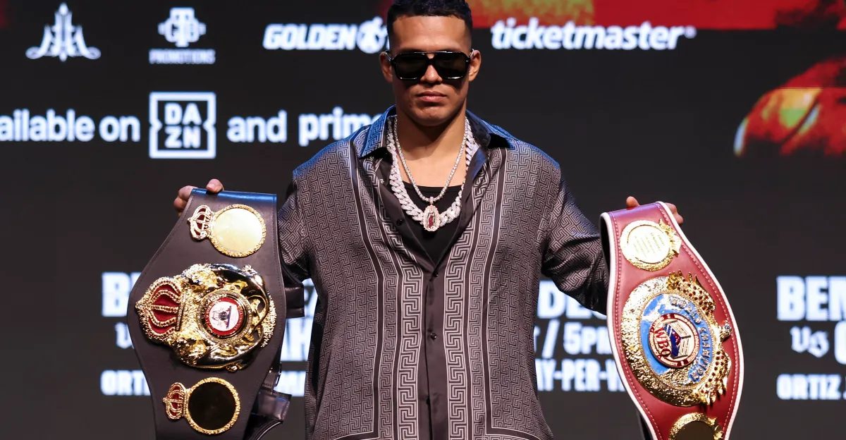 Benavidez vs. Cieslak set for Dec. 5 in Glendale; Benavidez says Usyk talks held