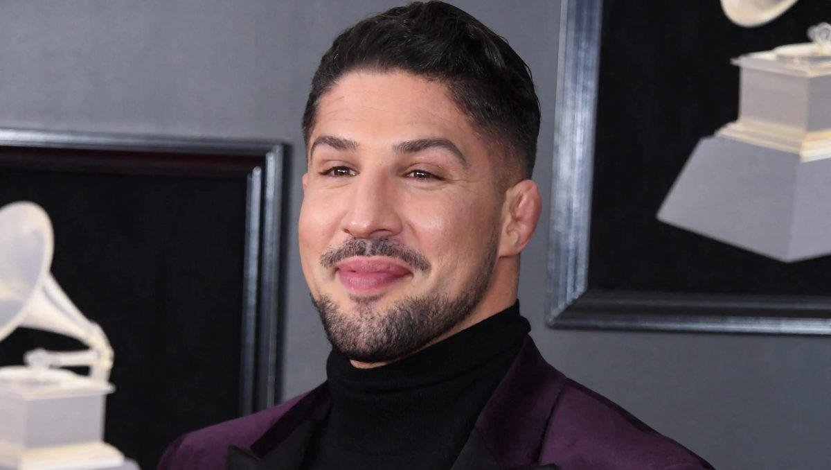 Schaub walks back 'champs of that religion' remark about Makhachev after backlash